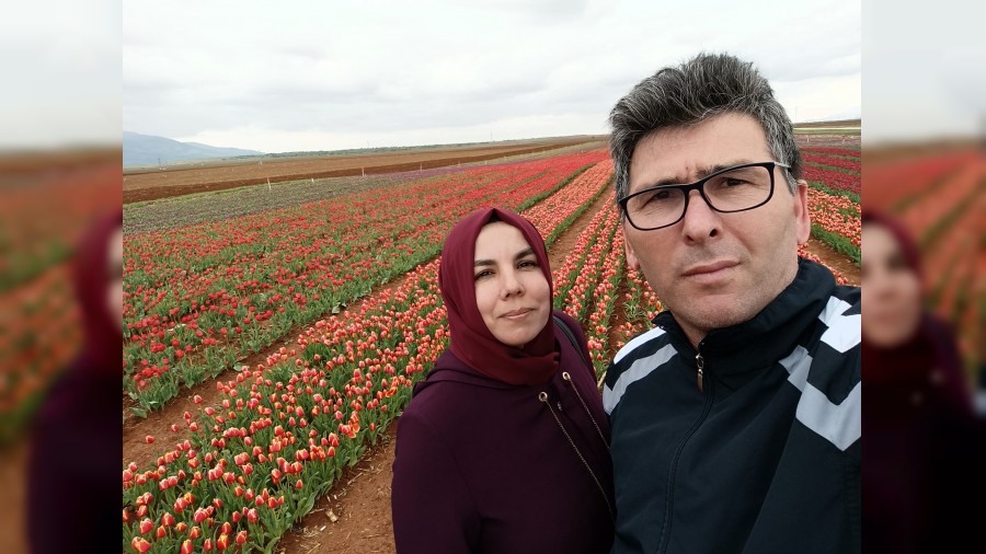Hayatlarnn Lalezar gibi olmasn dileyen ift dnlerine davet ettiler