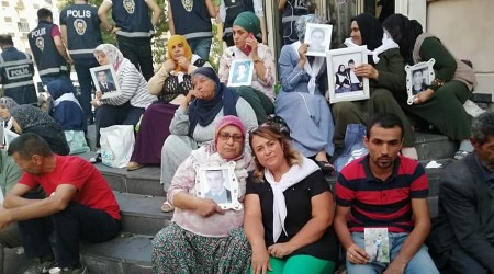 Trkiyeyi ayaa kaldran Yldz hemire nbete balad