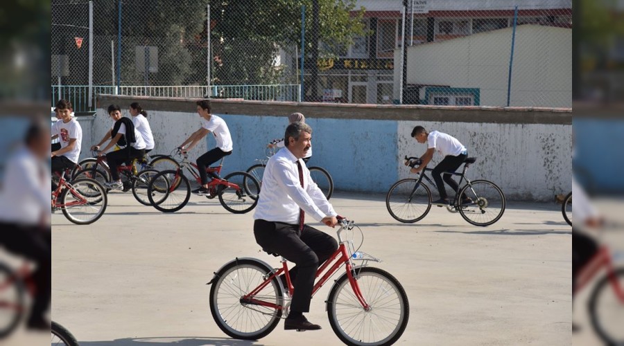 Anamur Belediye Bakann hi byle grmediniz!