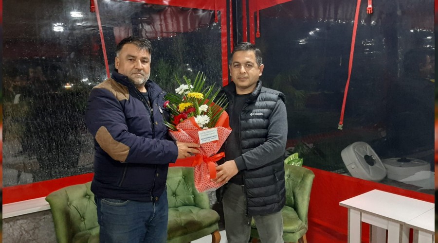 MHP Bozyaz Tekilatndan Gazetecilere Jest