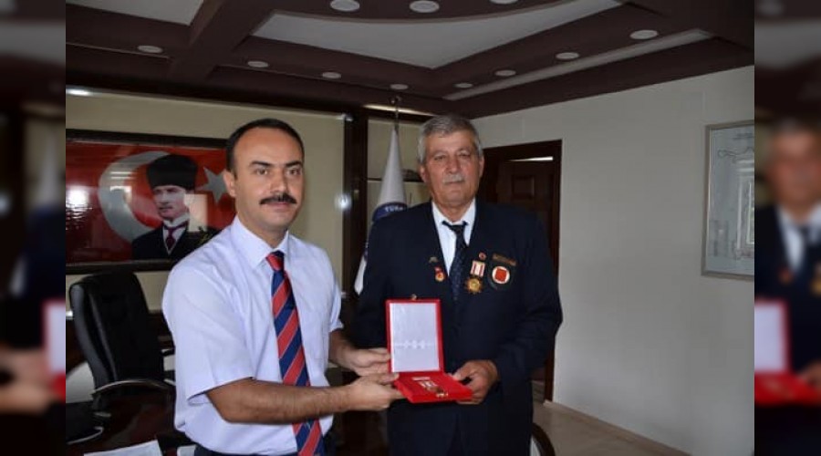 5 Gazimize madalya ve berat verildi