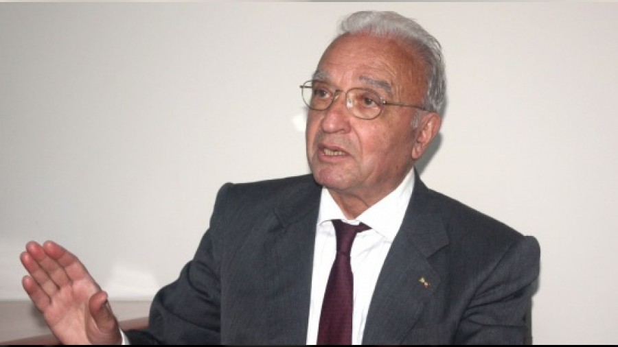 Vefat eden Halil Uysal kimdir?