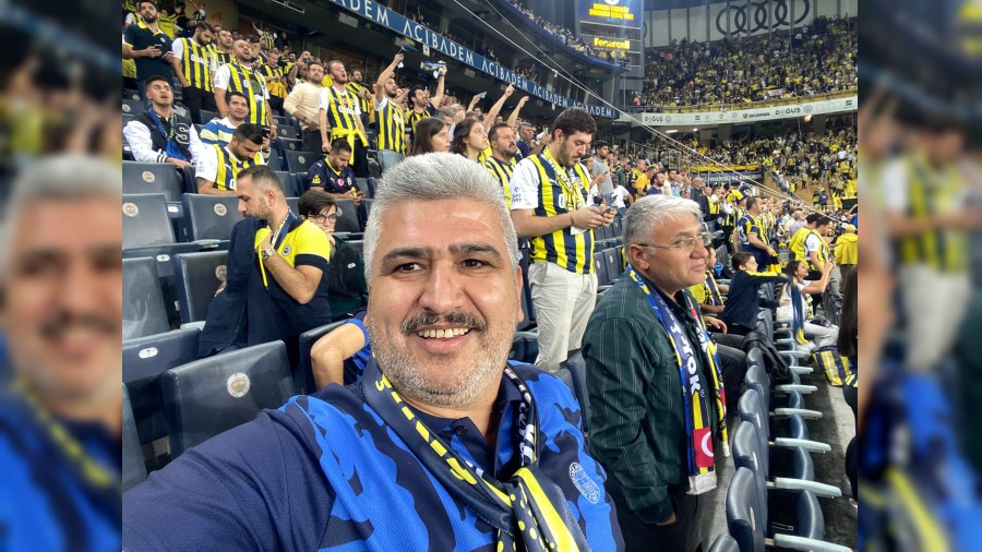 Fenerbahçe’nin Masası Yoktur, Sahaları Vardır