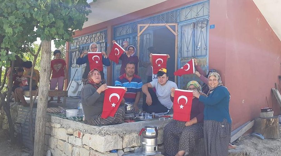 Böyle olur yörük kadını dedirttiler