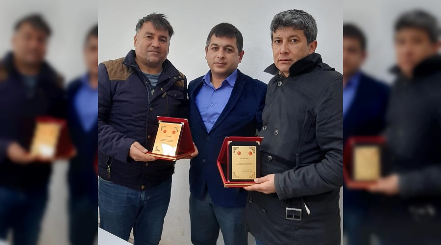 Affetmem abi,bulduum yerde plaketi veririm