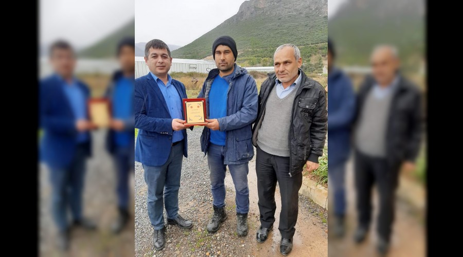 Affetmem abi,bulduum yerde plaketi veririm