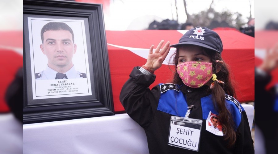 Zeynep Şehit Babasını Hak'ka Uğurladı
