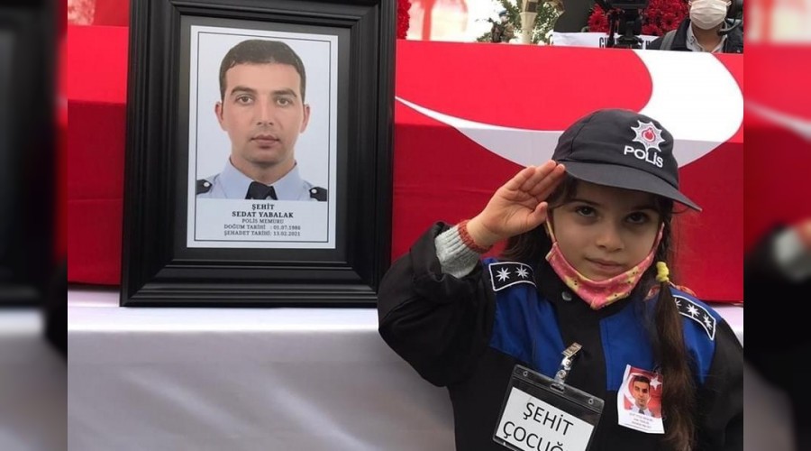 Zeynep Şehit Babasını Hak'ka Uğurladı