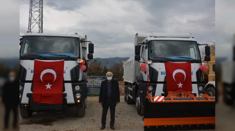 Belediye 2 adet hizmet kamyonu ald